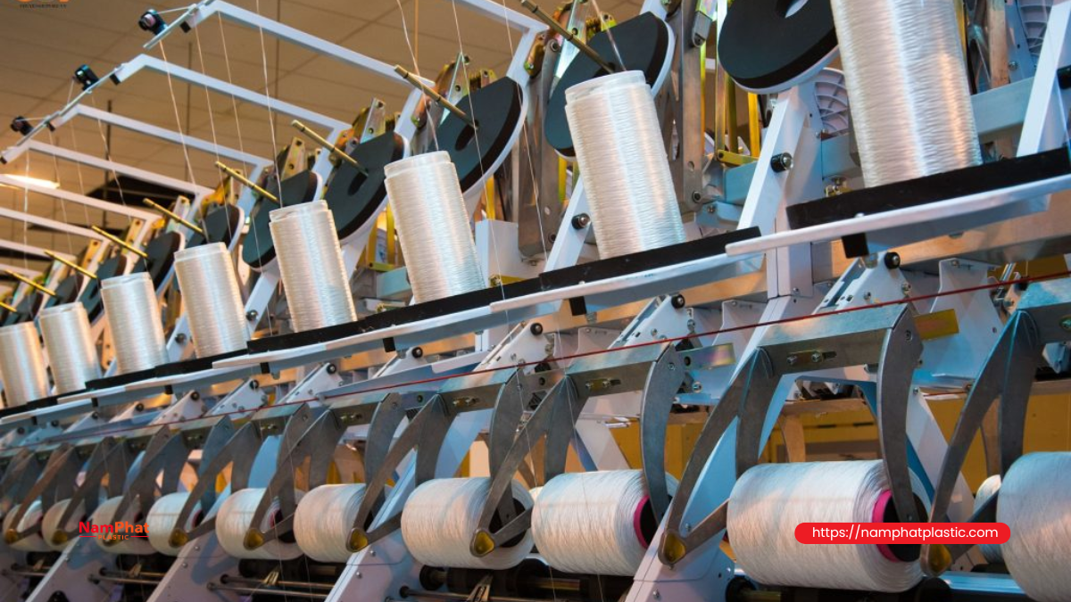 Chỉ may bao 1000D chạy trên máy may bao công nghiệp Chỉ may bao 1000D chạy trên máy may bao công nghiệp