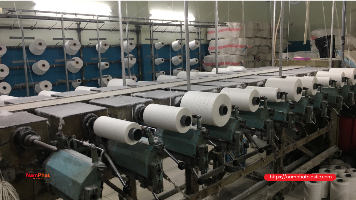 Cuộn chỉ may bao công nghiệp cho dây chuyền tự động