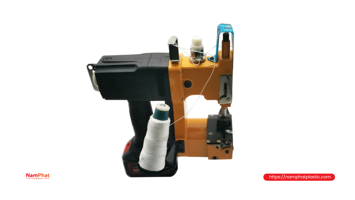 Máy may bao công nghiệp sử dụng cuộn chỉ trên giá đỡ Máy may bao công nghiệp sử dụng cuộn chỉ trên giá đỡ