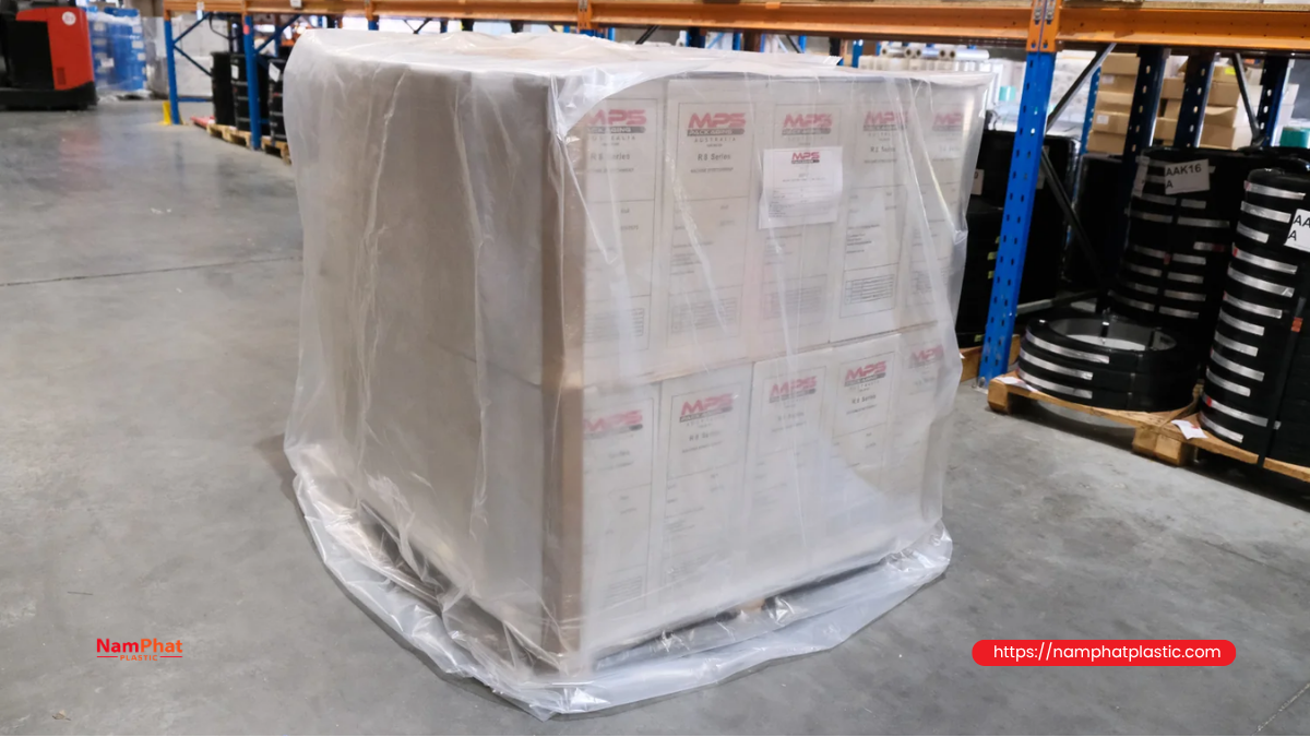 Pallet được bảo vệ trong kho