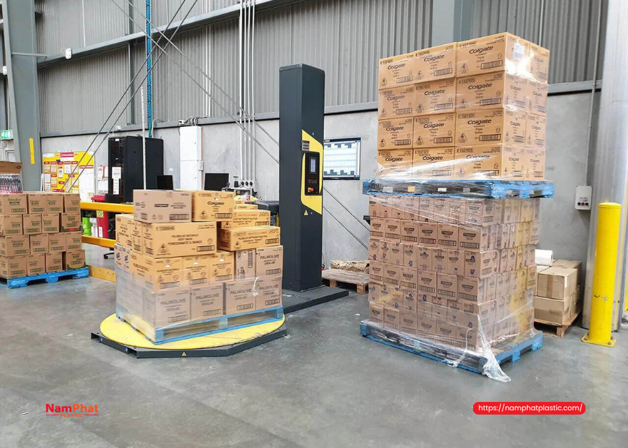 Pallet hàng được quấn màng stretch